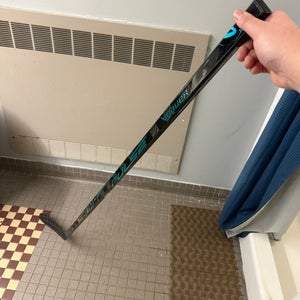 Senior Bauer Pulse Right Handed Hockey Stick P28 87 Flex (New)