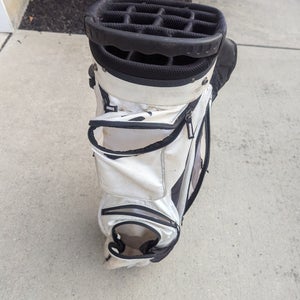 Unisex TaylorMade Bag (Used) White / Black