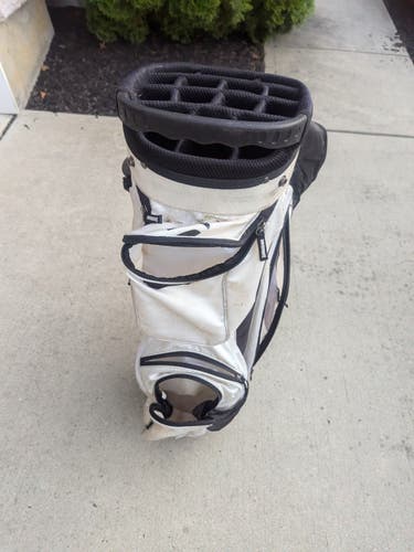 Unisex TaylorMade Bag (Used) White / Black