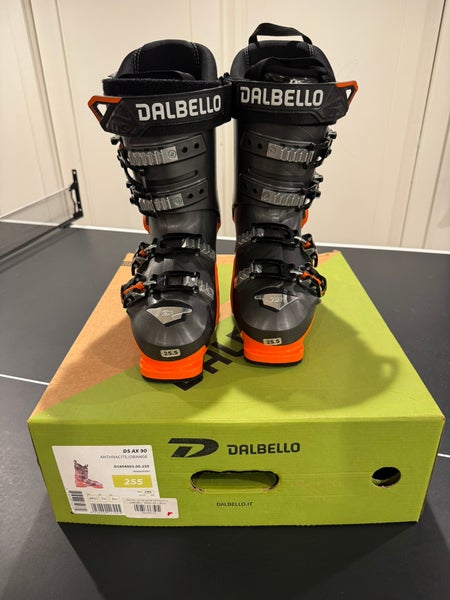 Mondo 25 & 25.5 Unisex Dalbello DS AX Ski Boots (Used)