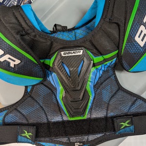 Medium Junior Bauer Shoulder Pads (Used)