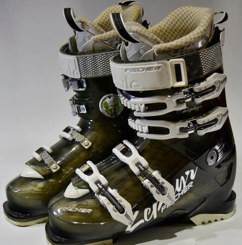 FISCHER ZEPHYR SKI BOOTS WOMEN SIZE 25.5/8.5