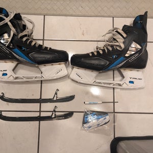 True TF9 Hockey Skates Regular Width 9.5 (Used)