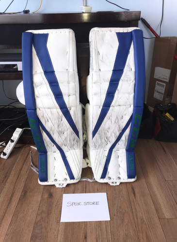 CCM Extreme Flex III Leg Pads + Glove/Blocker (Pro Stock) – Senior 35" | (READ DESCRIPTION)