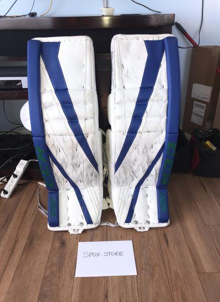 CCM Extreme Flex III Leg Pads + Glove/Blocker (Pro Stock) – Senior 35" | (READ DESCRIPTION)