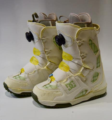 DC SCOUT SNOWBOARD BOOTS WOMEN SIZE 6
