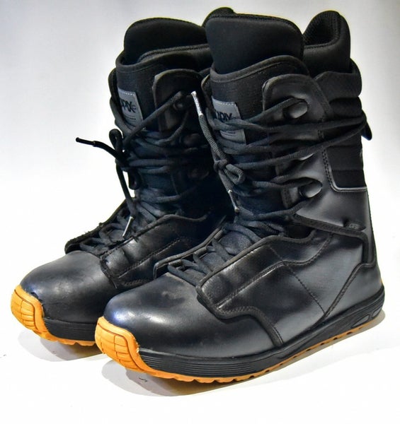 CAPIX SNOWBOARD BOOTS MEN/ WOMEN SIZE 8/9