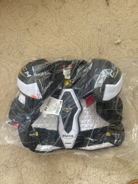 Large Senior CCM Tacks Pro Shoulder Pads (New)