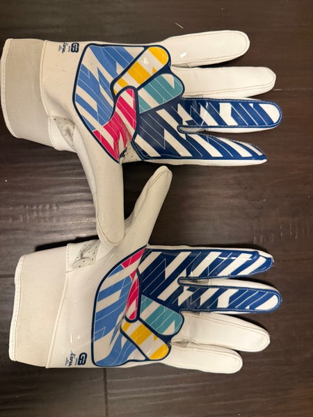 Grip Boost Adult Large Football Gloves ( Used: In Great Condition ) - White Peace Sign Crucial Catch