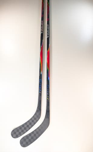 (2-pack) New Senior Red RH Bauer Vapor Flylite, 77 Flex, P92