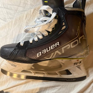 2021 Bauer Vapor Hyperlite Hockey Skates 9 (Used)