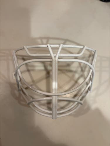 Vaughn/Bauer White Cat Eye Goalie Cage