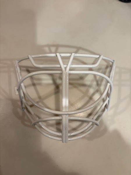 Vaughn/Bauer White Cat Eye Goalie Cage