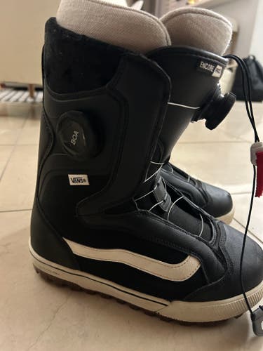 Size M 8.5 (W 9.5) Vans Encore Snowboard Boots (Used)