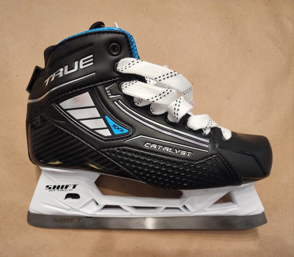 True Catalyst 5X4 Hockey Goalie Skates Wide Width 7.5 (New)