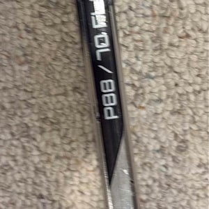 Senior Bauer Vapor Hyperlite 2 Right Handed Hockey Stick P88 70 Flex (Used)