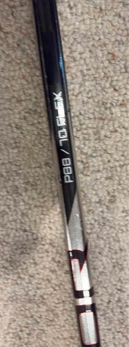 Senior Bauer Vapor Hyperlite 2 Right Handed Hockey Stick P88 70 Flex (Used)