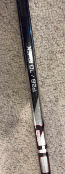 Senior Bauer Vapor Hyperlite 2 Right Handed Hockey Stick P88 70 Flex (Used)