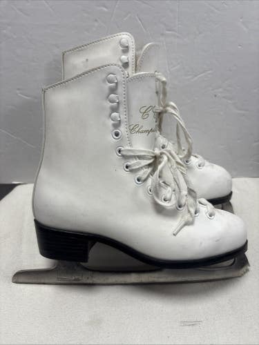 Girls Junior Size 3 CCM Champion Deluxe White Figure Ice Skates