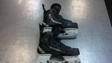 Used CCM RIBCORE SILVER Intermediate Hockey Skate Intermediate 5.5 11339-S000196906