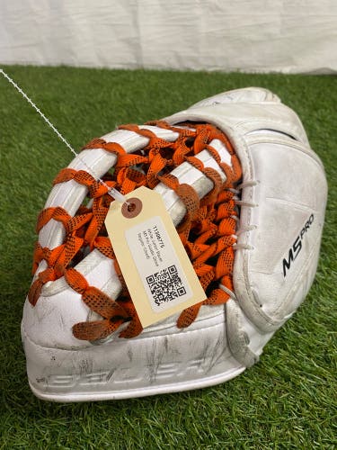 White Junior Bauer M5 Pro Goalie Glove Regular (Used)