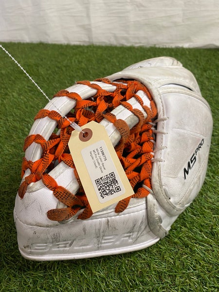 White Junior Bauer M5 Pro Goalie Glove Regular (Used)