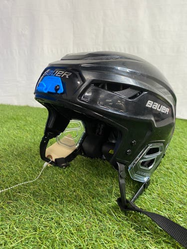 Black Medium/Large Bauer Hyperlite 2 Helmet (Used)