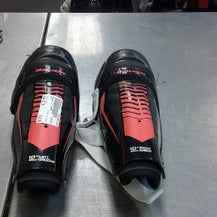 Used Bauer LIL SPORT Youth Shin Guards Black 10" 11339-S000196323