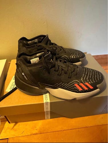 Men's Size M 7.0 (W 8.0) Adidas D.O.N. Shoes (New)