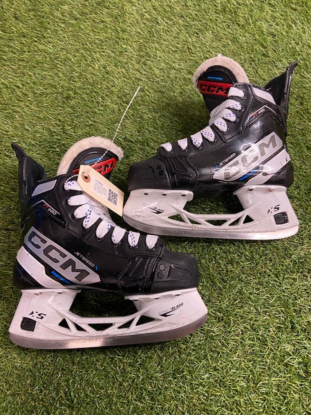 Junior CCM JetSpeed FT680 Hockey Skates Regular Width Size 2 (Used)