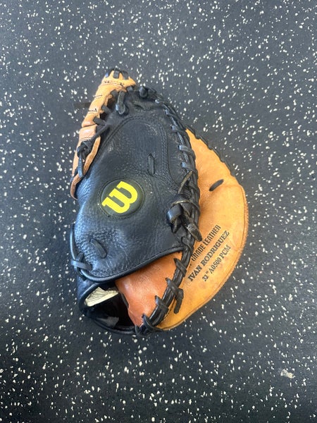 Used Wilson Pro 500 BB/SB Catchers RH Throw Brown 32" 11849-S000033951