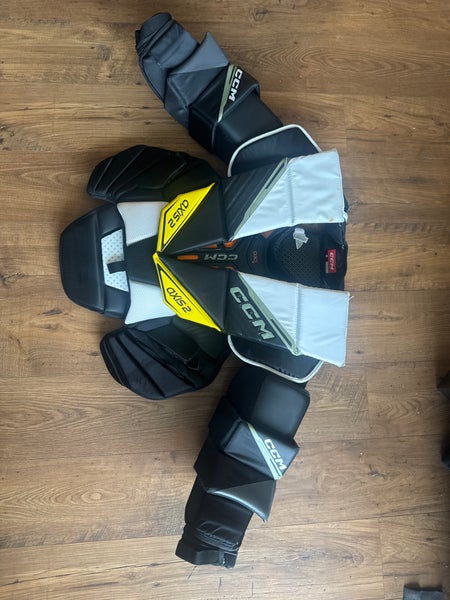 Large CCM Axis 2 Goalie Chest Protector (Used)