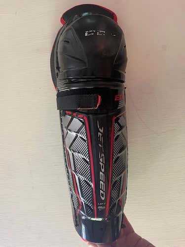 Junior CCM JetSpeed FT350 11" Shin Pads (Used)