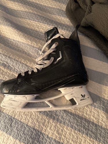 2022 Bauer Supreme Mach Hockey Skates Extra Wide Width Pro Stock 9 (Used)