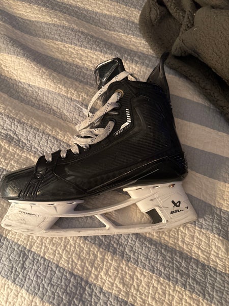 2022 Bauer Supreme Mach Hockey Skates Extra Wide Width Pro Stock 9 (Used)