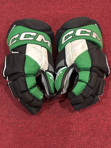 North Dakota CCM HGPJSPP Gloves 15" Pro Stock Item#ND185