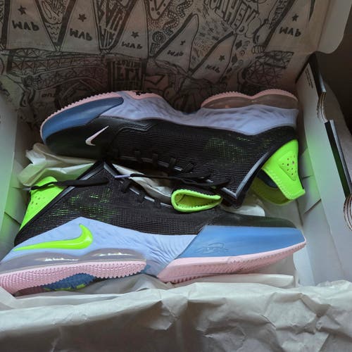 Nike Lebron 19 Low Black/Ghost Green Glow Basketball Sneakers - M Size 15 (NEW)