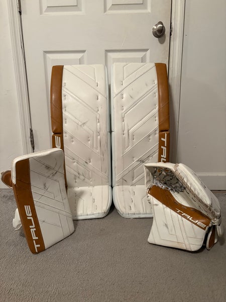 32+2  2024 True Hzrdus 7X4 Regular Goalie Full Set (Used)