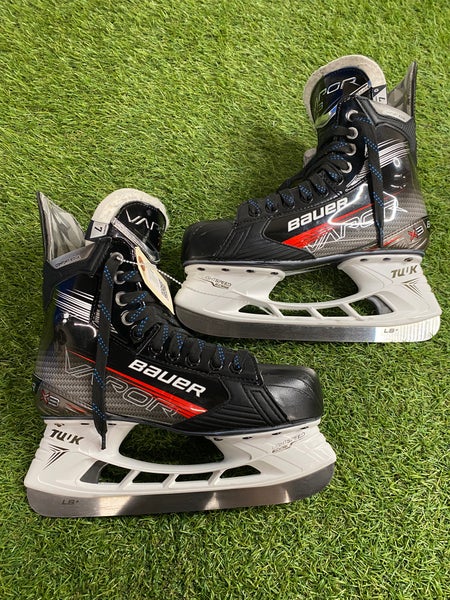 Senior Bauer Vapor X3 Hockey Skates Regular Width 7 (Used)