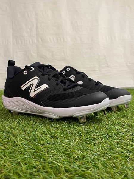 Black Women's Size 8.0 New Balance Low Top Footwear Metal (New)