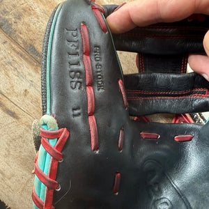 2024 Wilson A2000 RH Infield Baseball Glove 11" (Used)