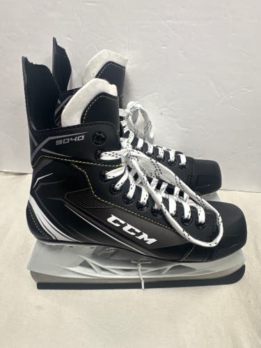 CCM Tacks 9040 Hockey Skates Regular Width Size 5 (New)