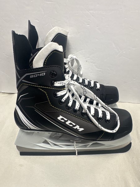 CCM Tacks 9040 Hockey Skates Regular Width Size 5 (New)