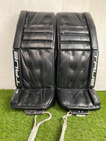 Black 32" Senior True Catalyst 9X3 Goalie Leg Pads (Used)