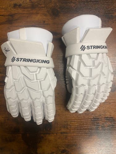 StringKing Lacrosse Gloves 13" (Used)