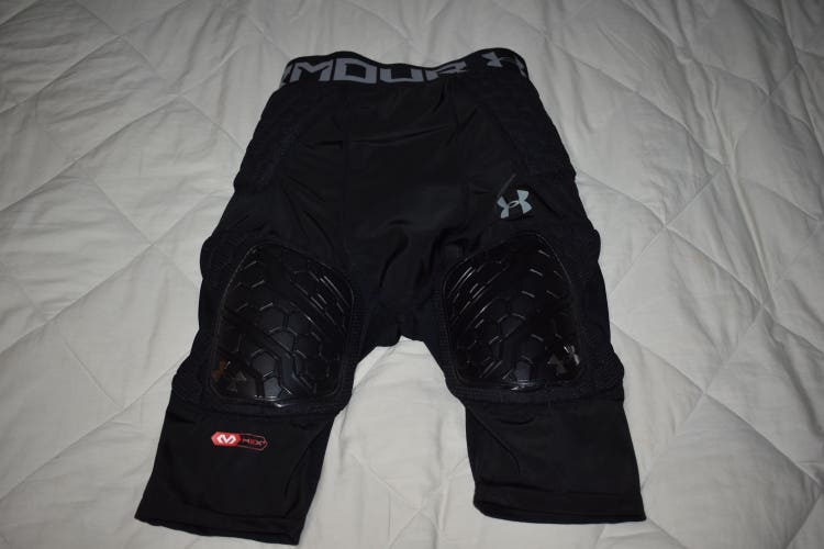 Under Armour Compression HeatGear 5 Pad Hex Girdle with Cup Pocket, Black, Adult Small