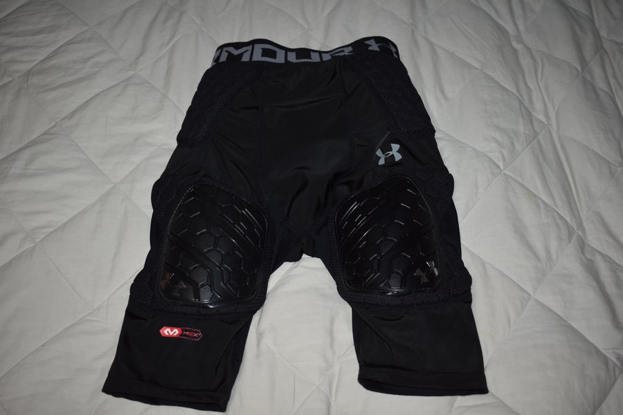 Under Armour Compression HeatGear 5 Pad Hex Girdle with Cup Pocket, Black, Adult Small