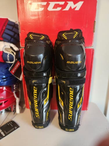 Senior Bauer Supreme TotalOne MX3 14" Shin Pads