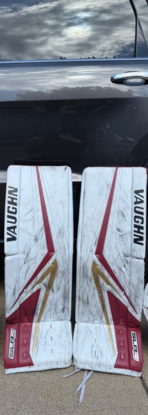 33" Vaughn SLR4 Pro Carbon Goalie Leg Pads Pro Stock (Used)
