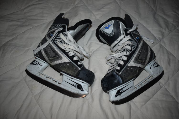 CCM Vector 04 Hockey Skates, Size 1D